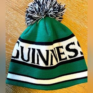 GUINNESS BEANIE WITH POM